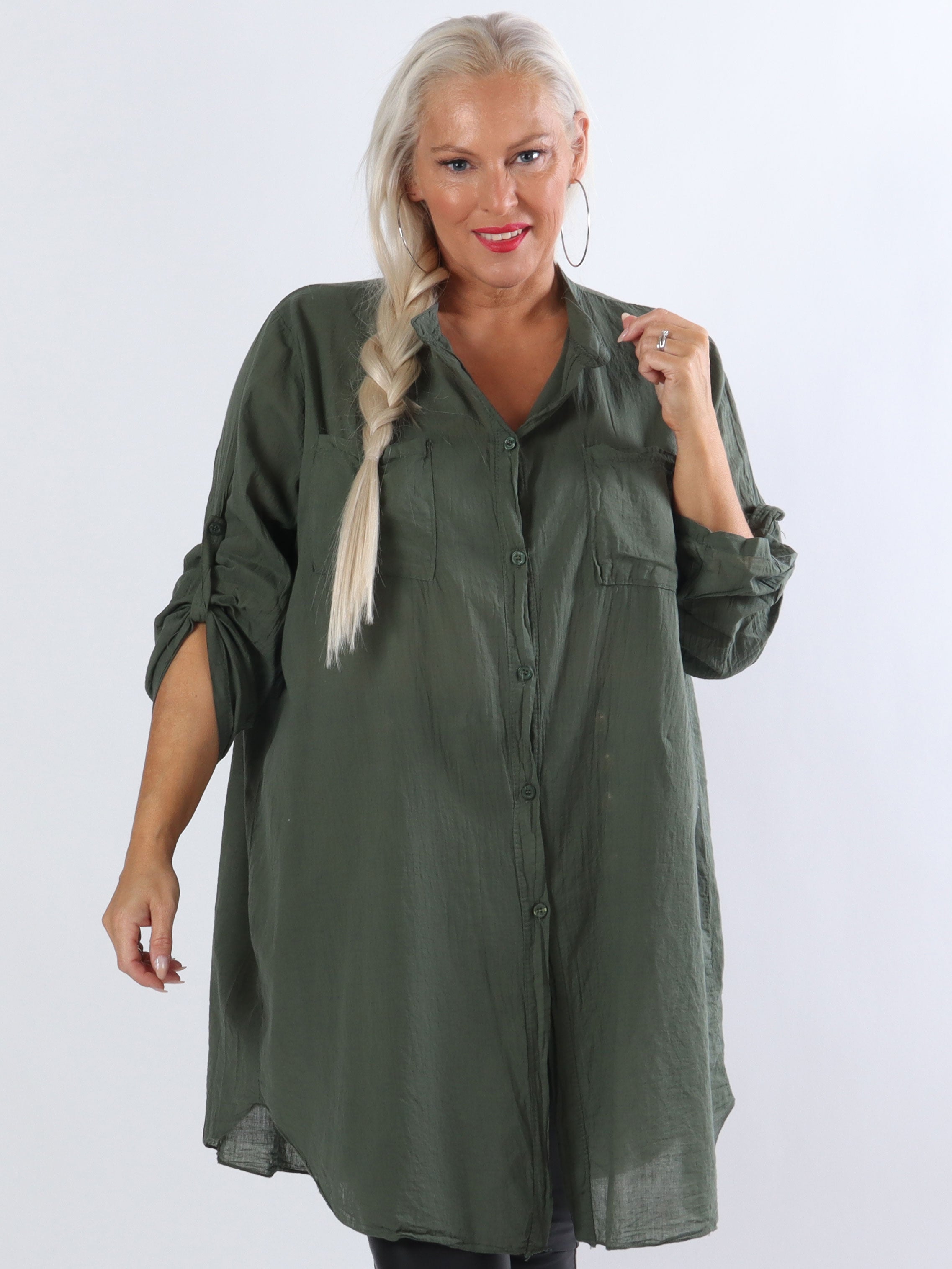 Berna Plain - Plus size skjorte med lommer foran